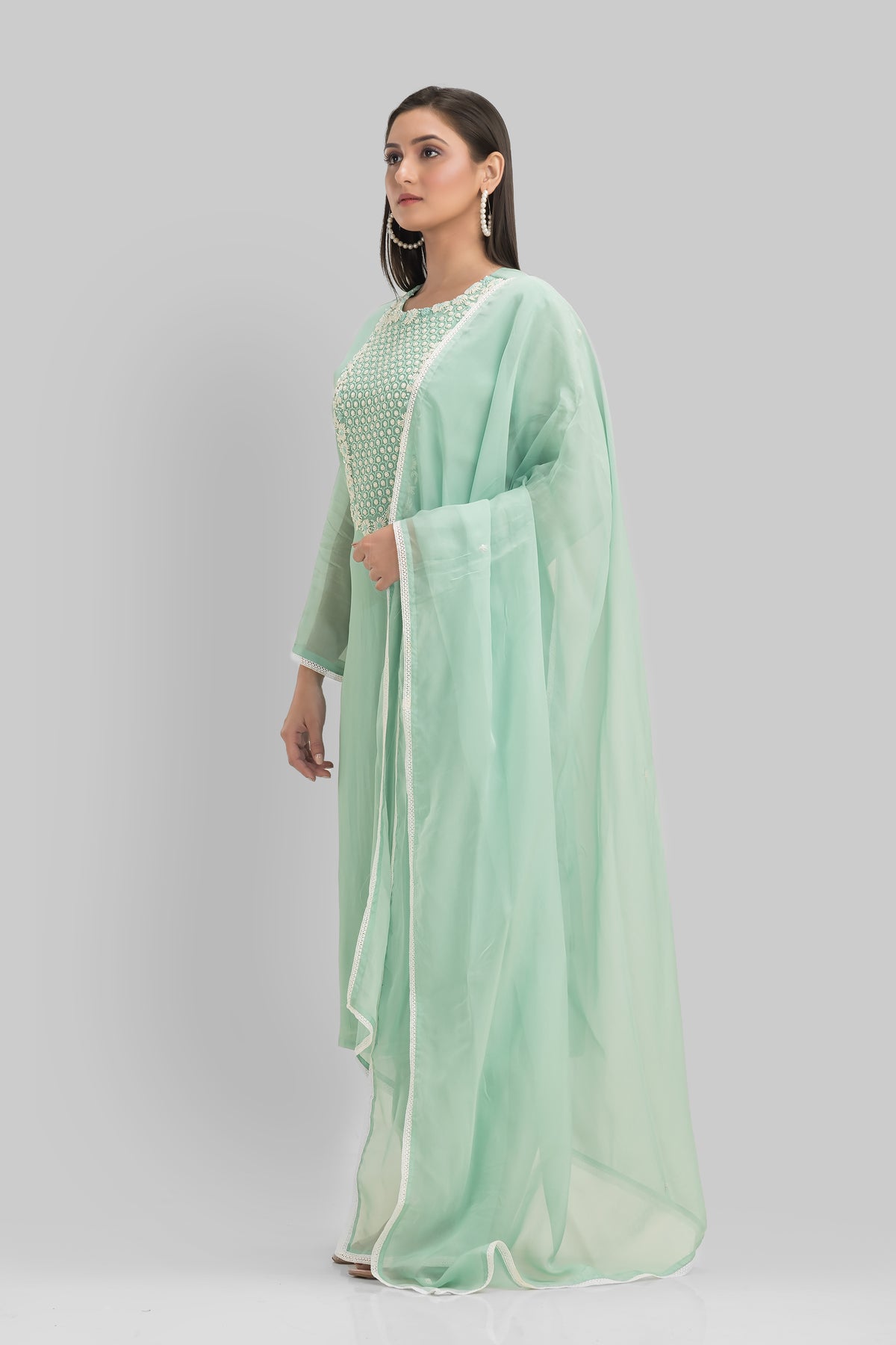 Sacred Suta Embroidered Georgette Kurta Set_Basra collection