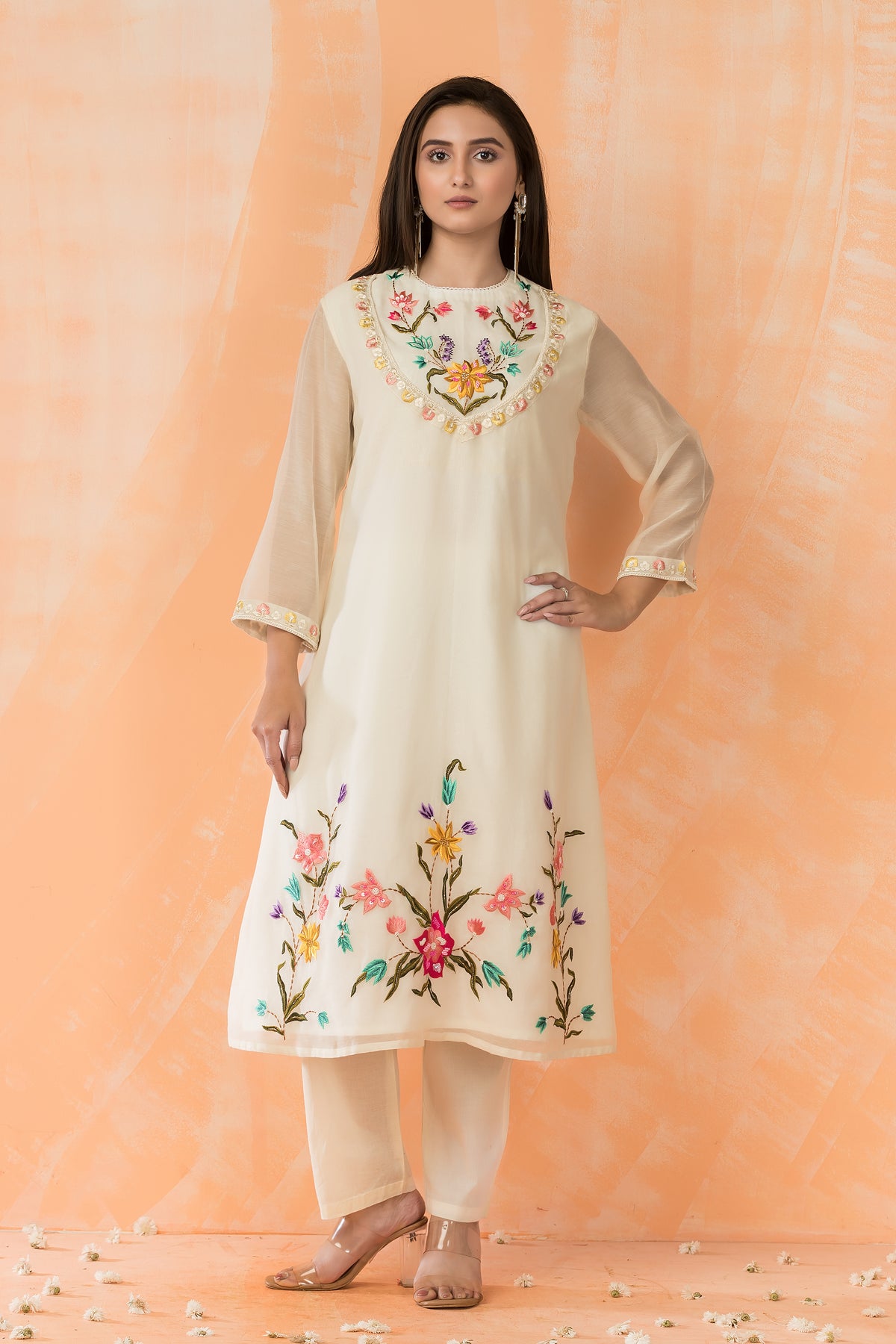 Embroidered Kurta Pant set in Mul Chanderi