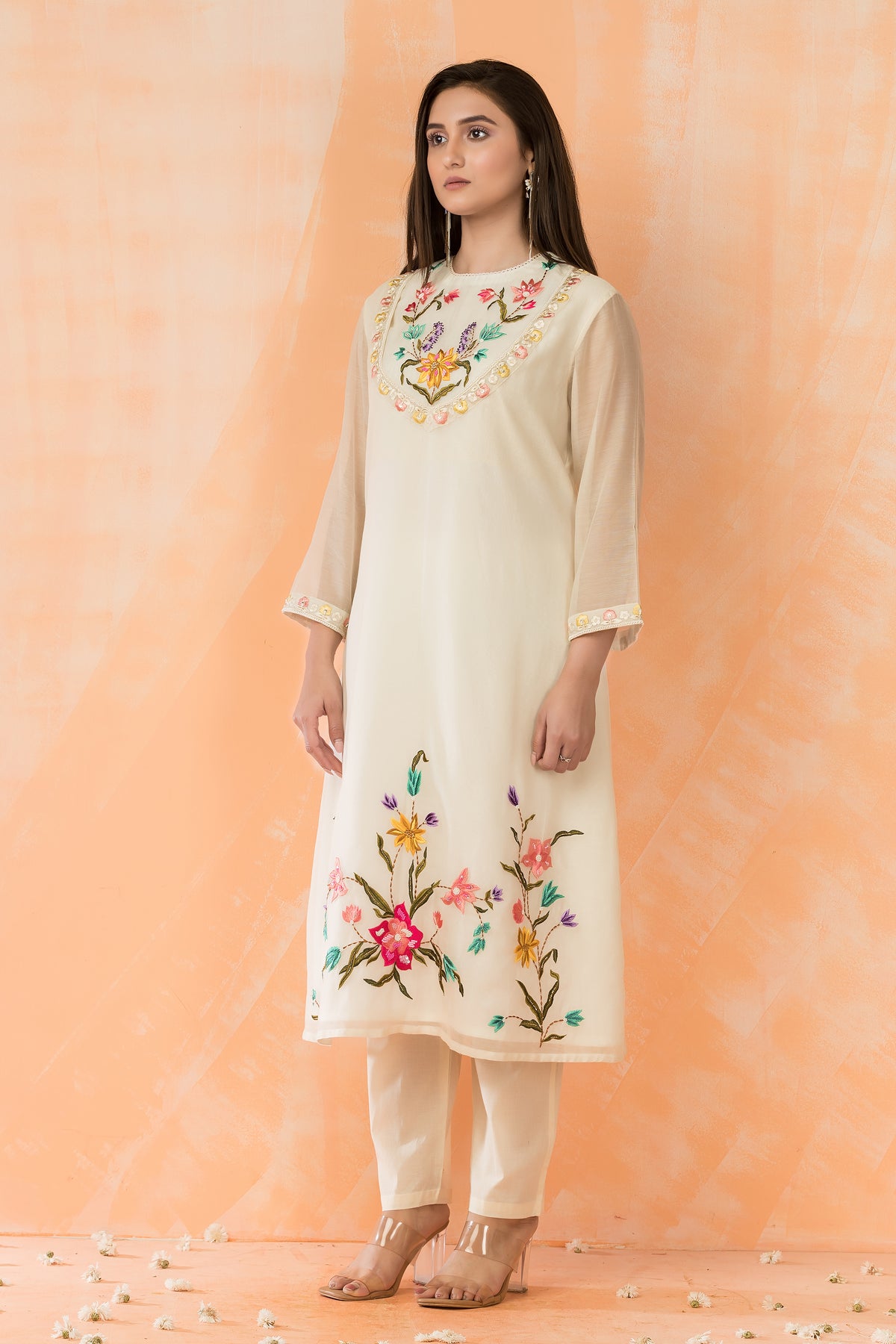 Embroidered Kurta Pant set in Mul Chanderi