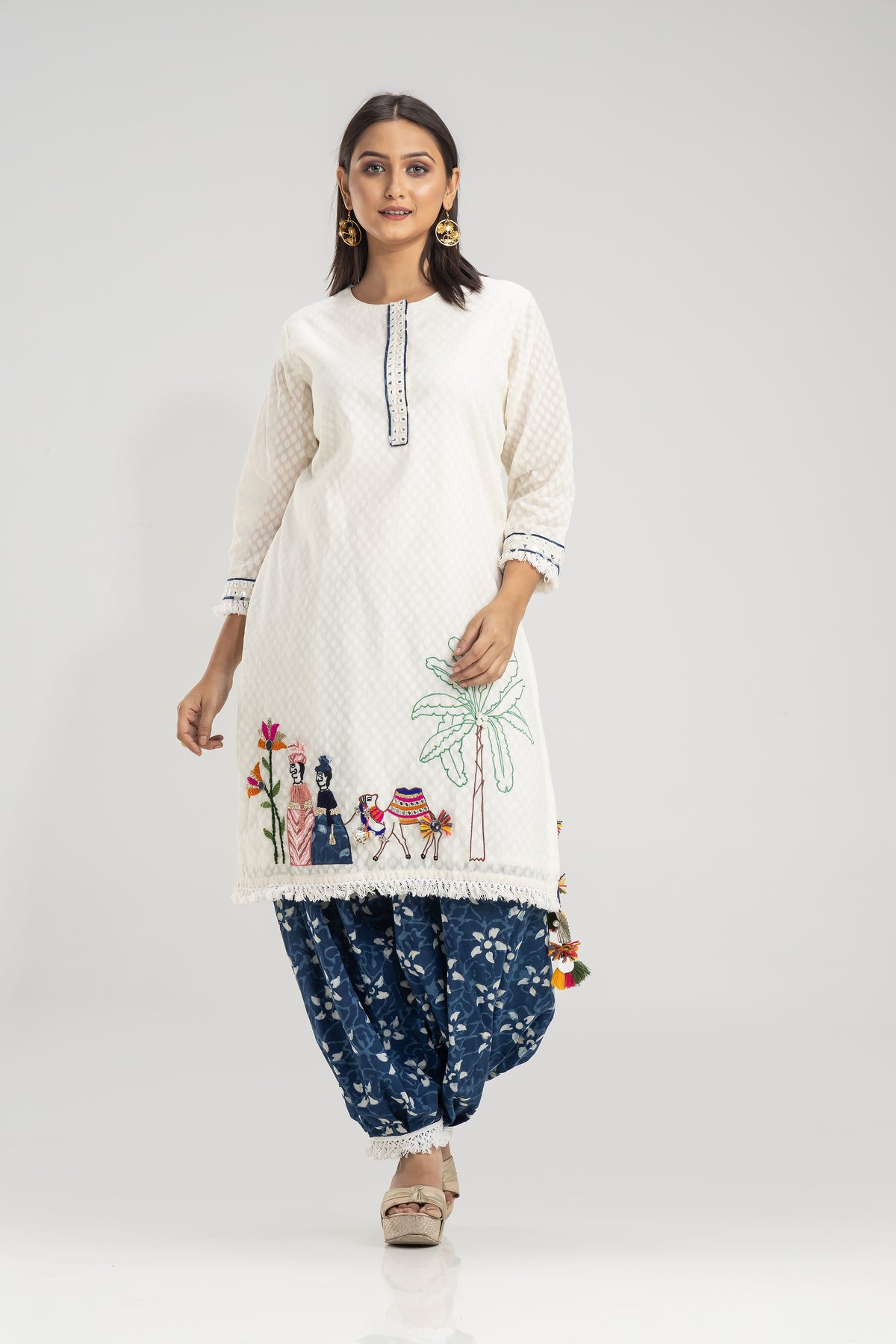 Embroidered Kurta & Pant Set