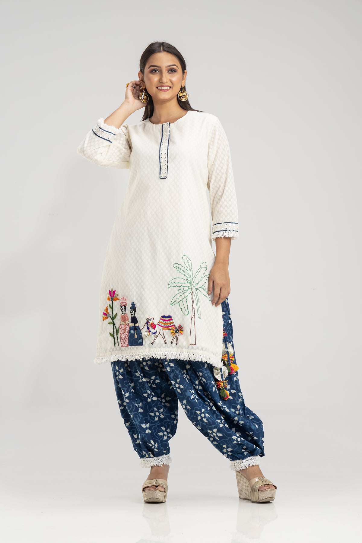 Embroidered Kurta & Pant Set