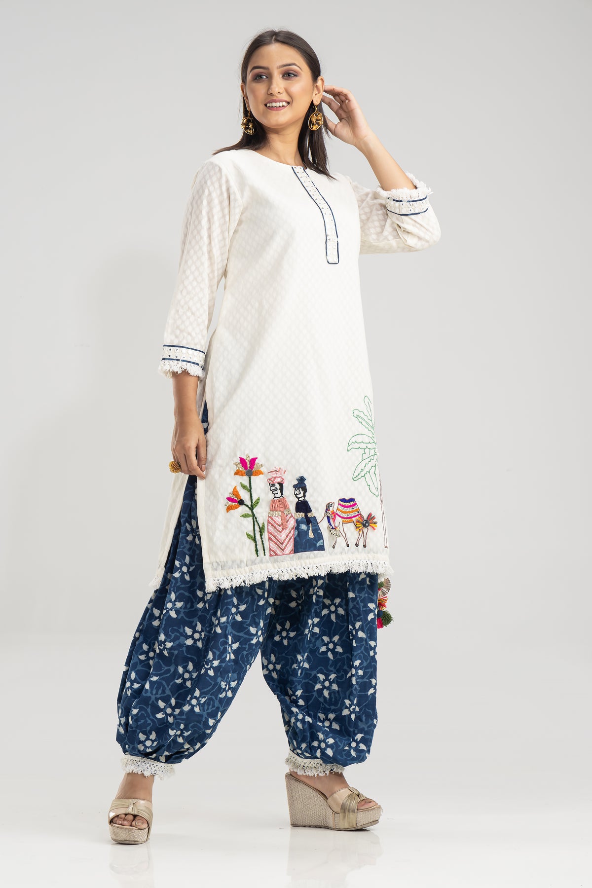 Embroidered Kurta & Pant Set