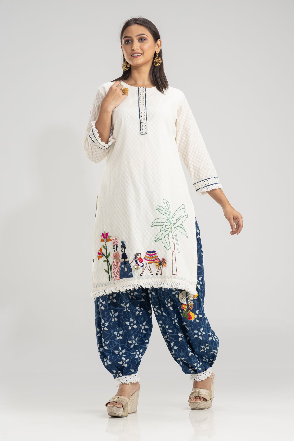 Embroidered Kurta & Pant Set