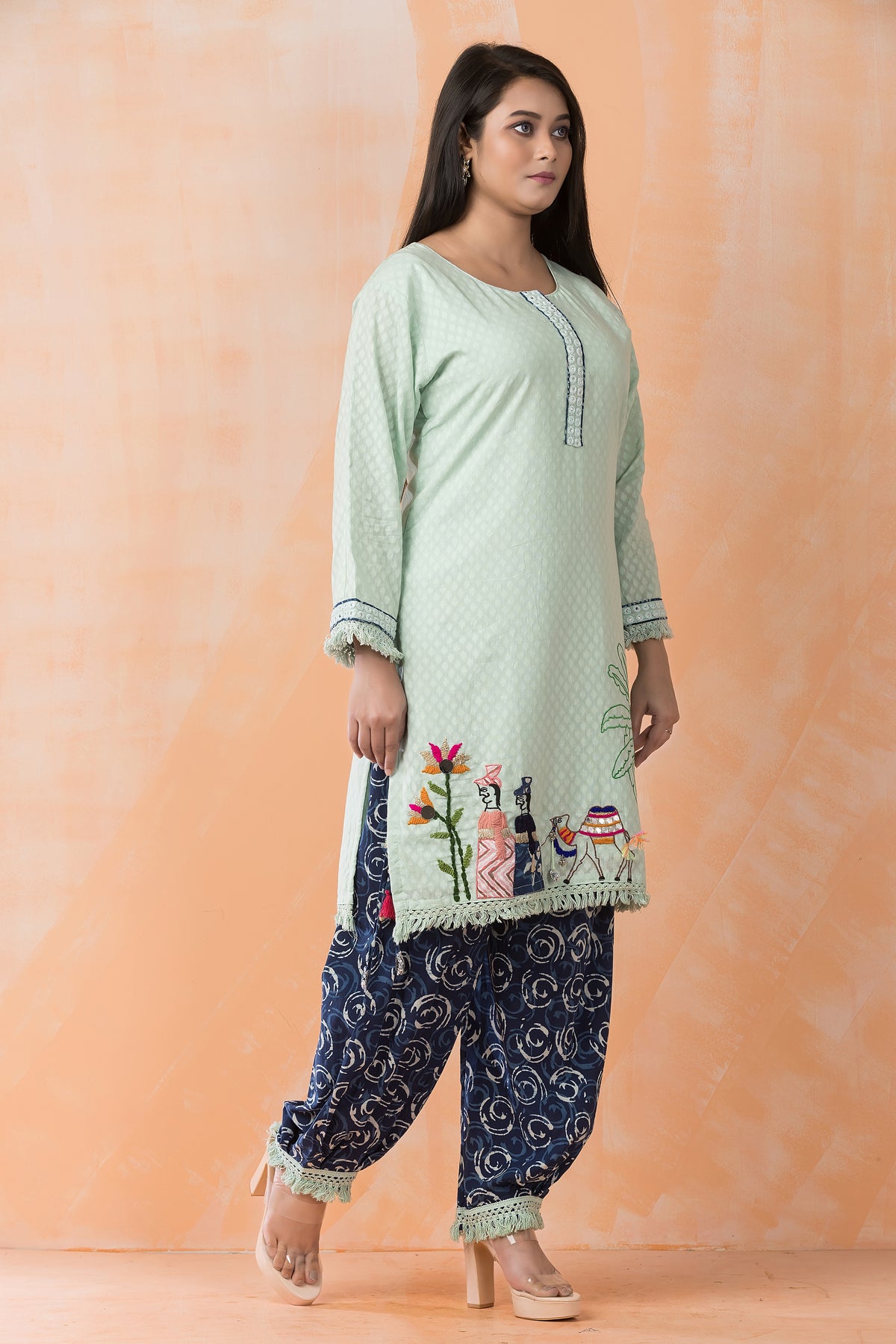 Embroidered Kurta & Pant Set