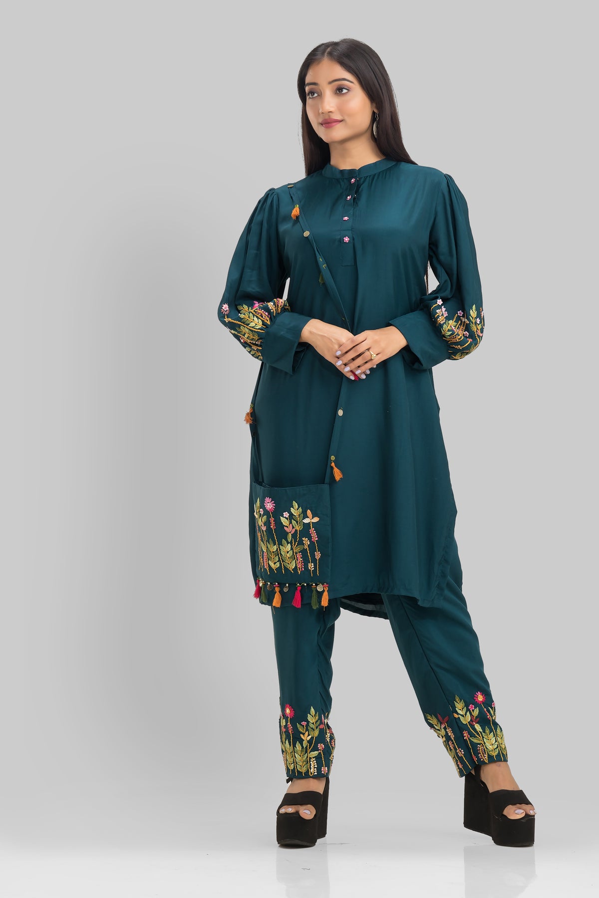 Sacred Suta Designer Kurta-Pant set with Bag