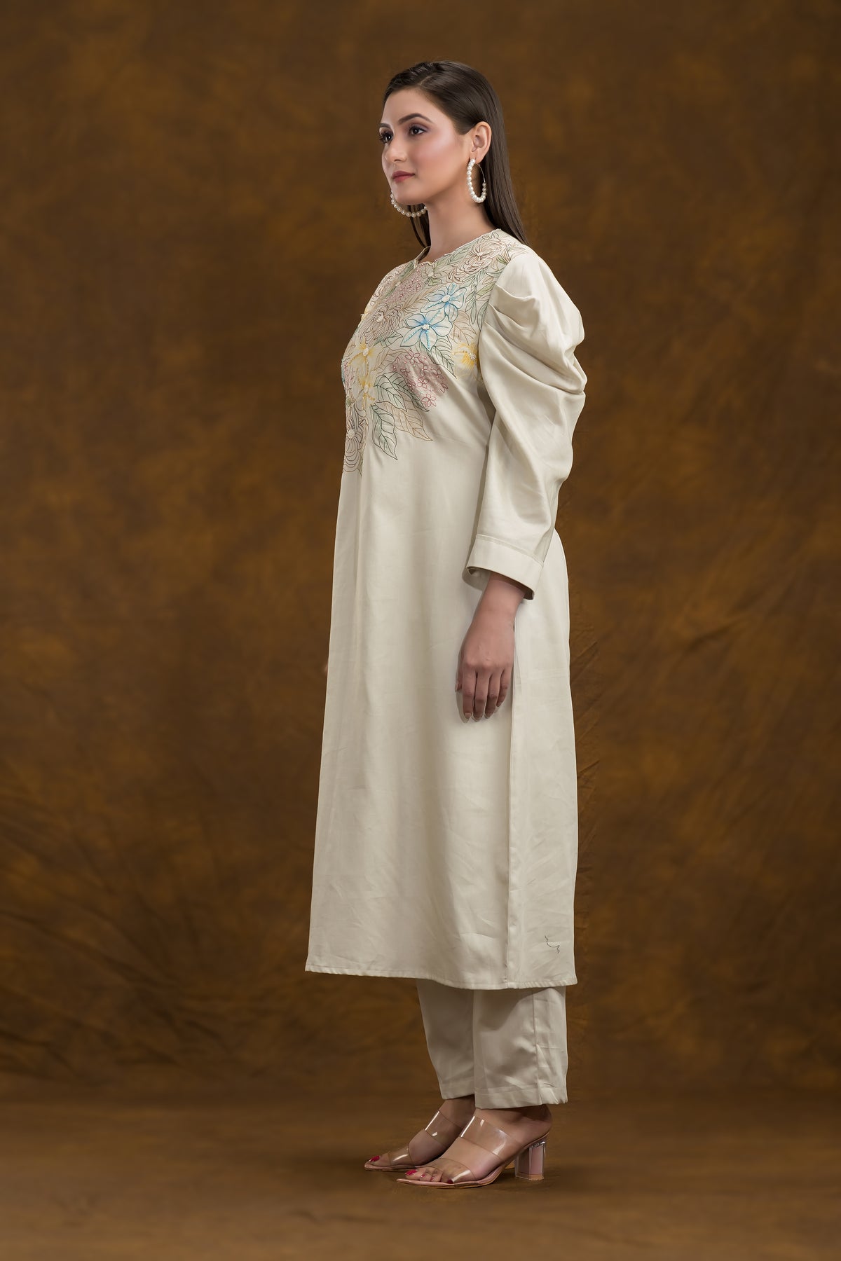 Sacred Suta Embroidered Cotton Kurta Set_Basra collection