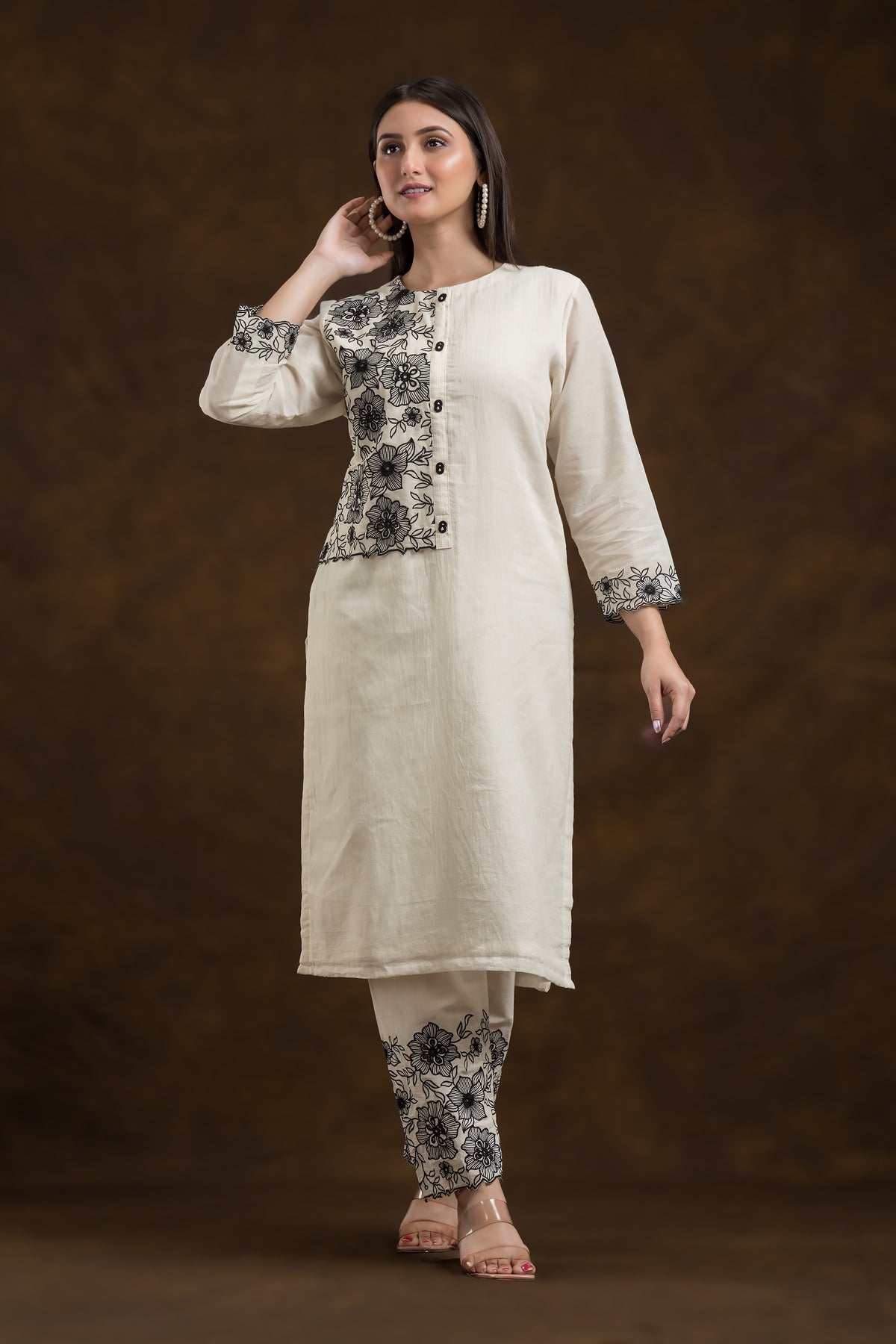 Sacred Suta Embroidered Mulmul Kurta Set_Basra collection