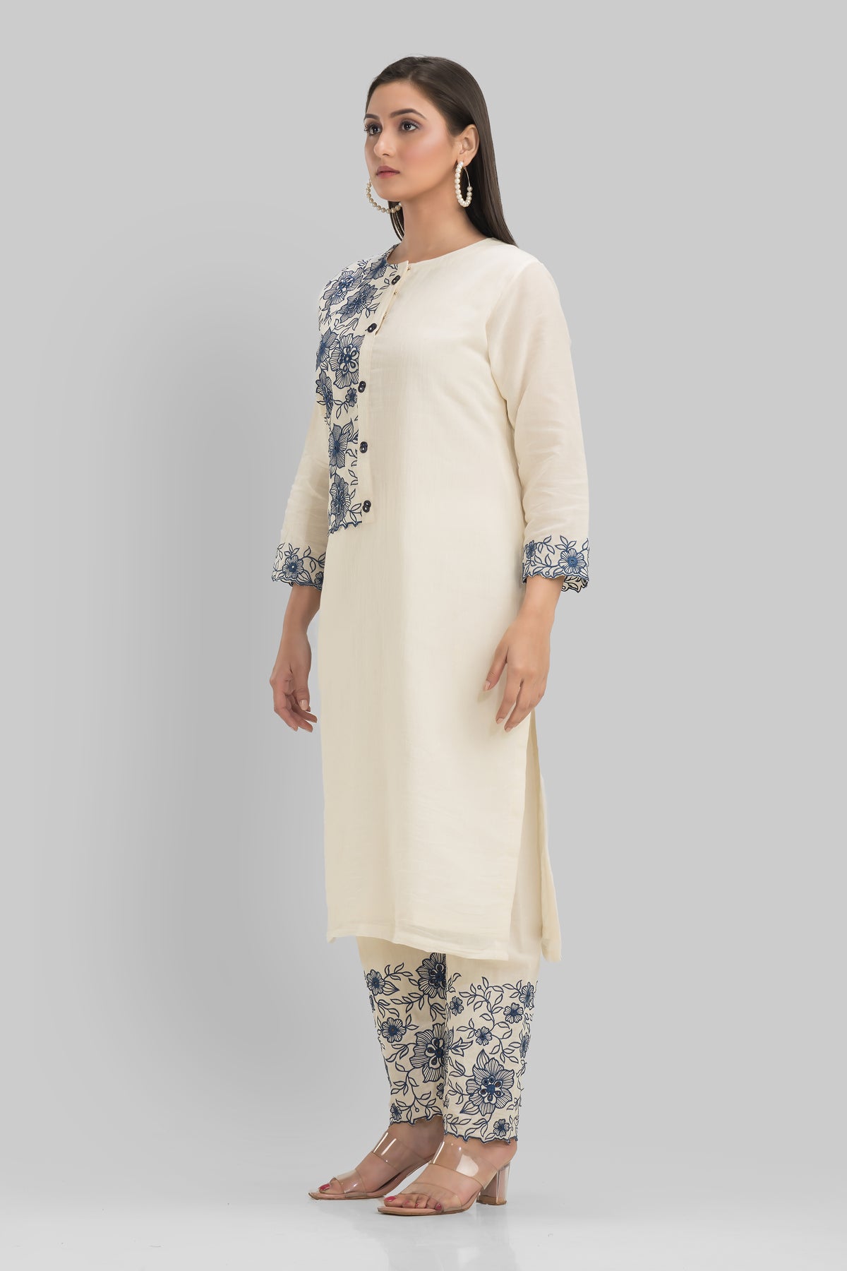 Sacred Suta Embroidered Mulmul Kurta Set_Basra collection