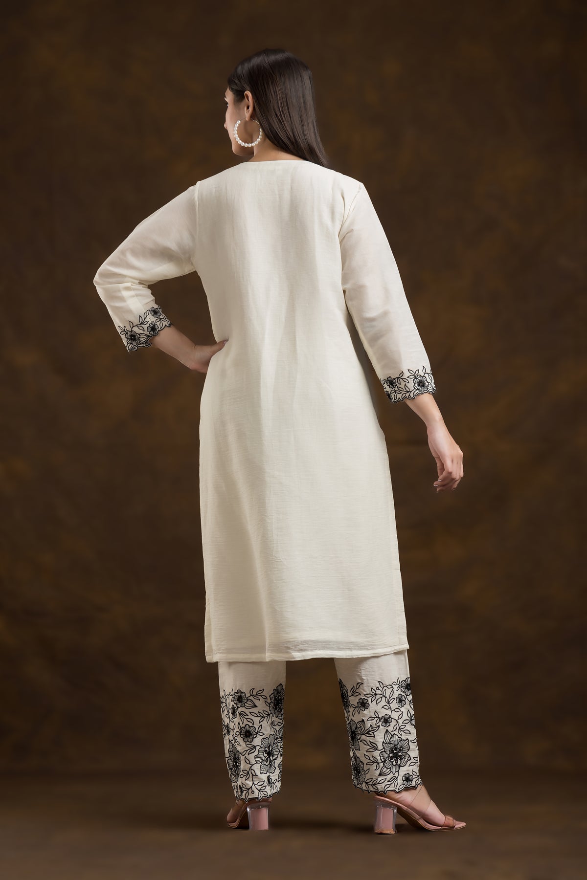 Sacred Suta Embroidered Mulmul Kurta Set_Basra collection