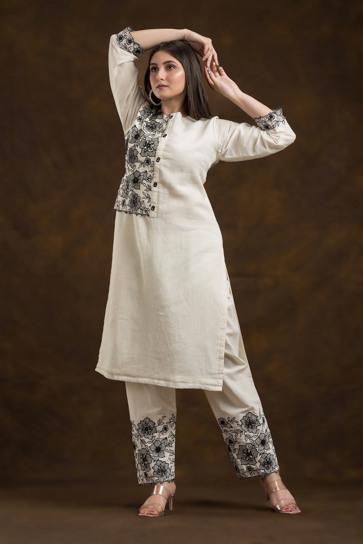 Sacred Suta Embroidered Mulmul Kurta Set_Basra collection