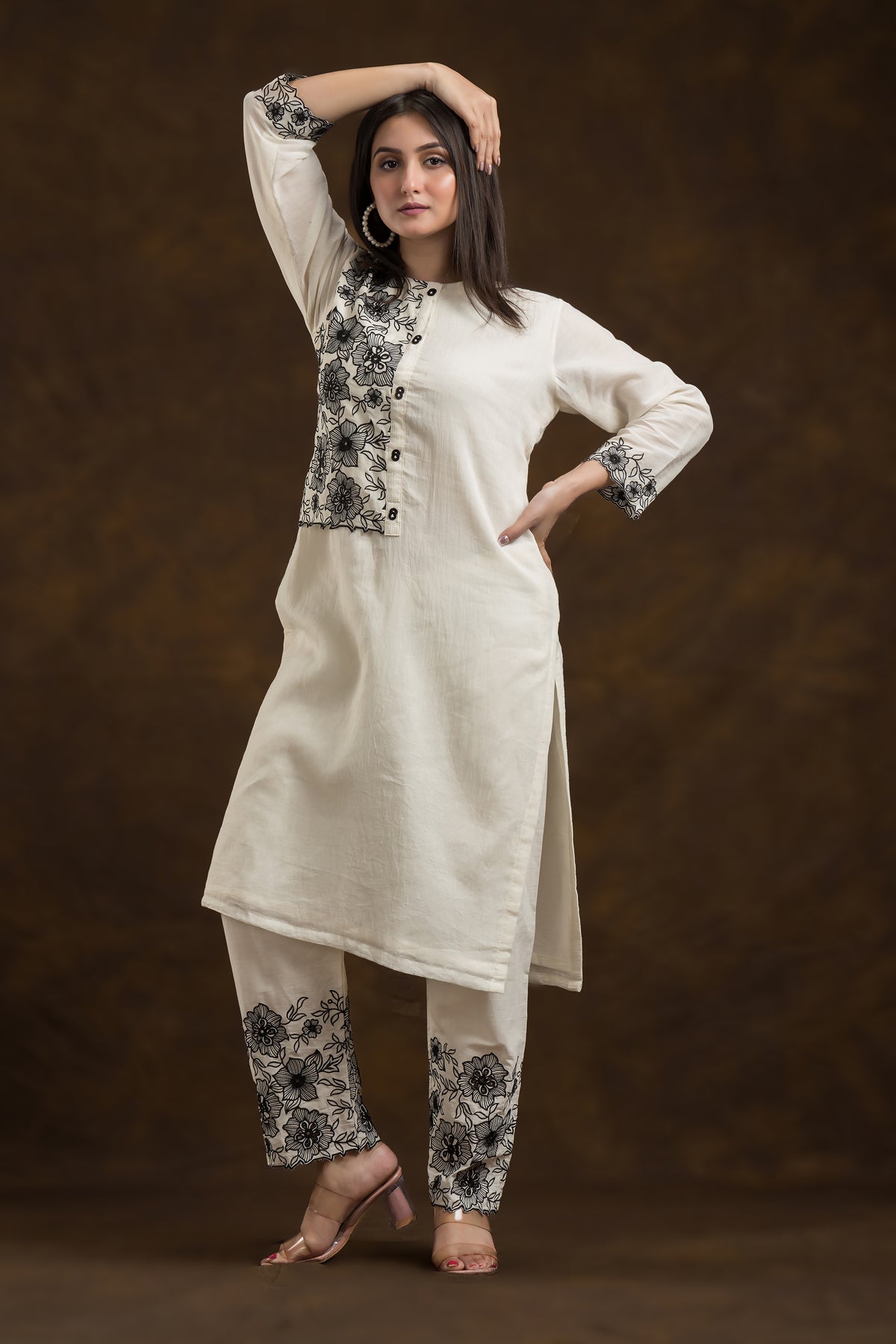 Sacred Suta Embroidered Mulmul Kurta Set_Basra collection