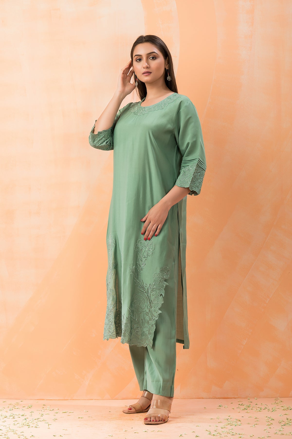 Embroidered muslin Kurta-Pant-dupatta Set