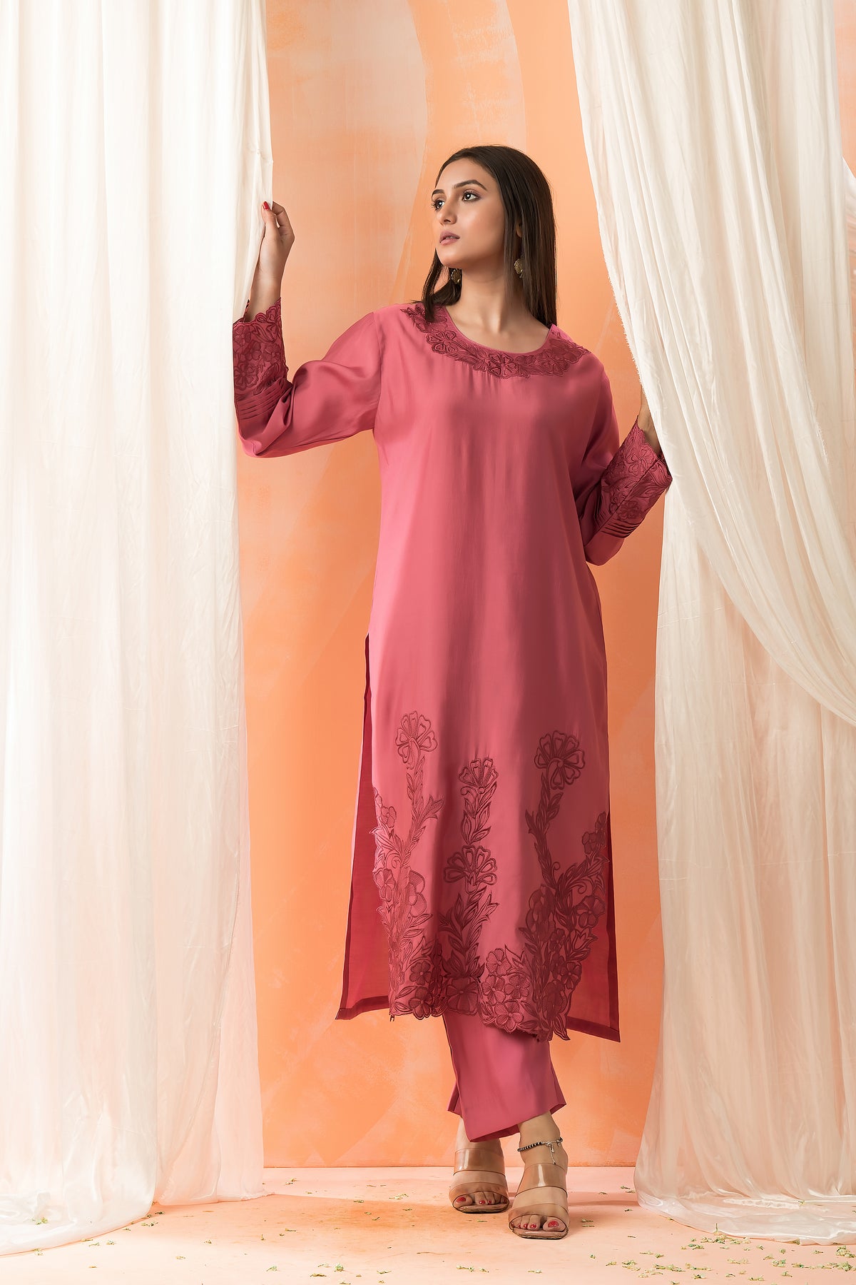 Embroidered muslin Kurta-Pant-dupatta Set